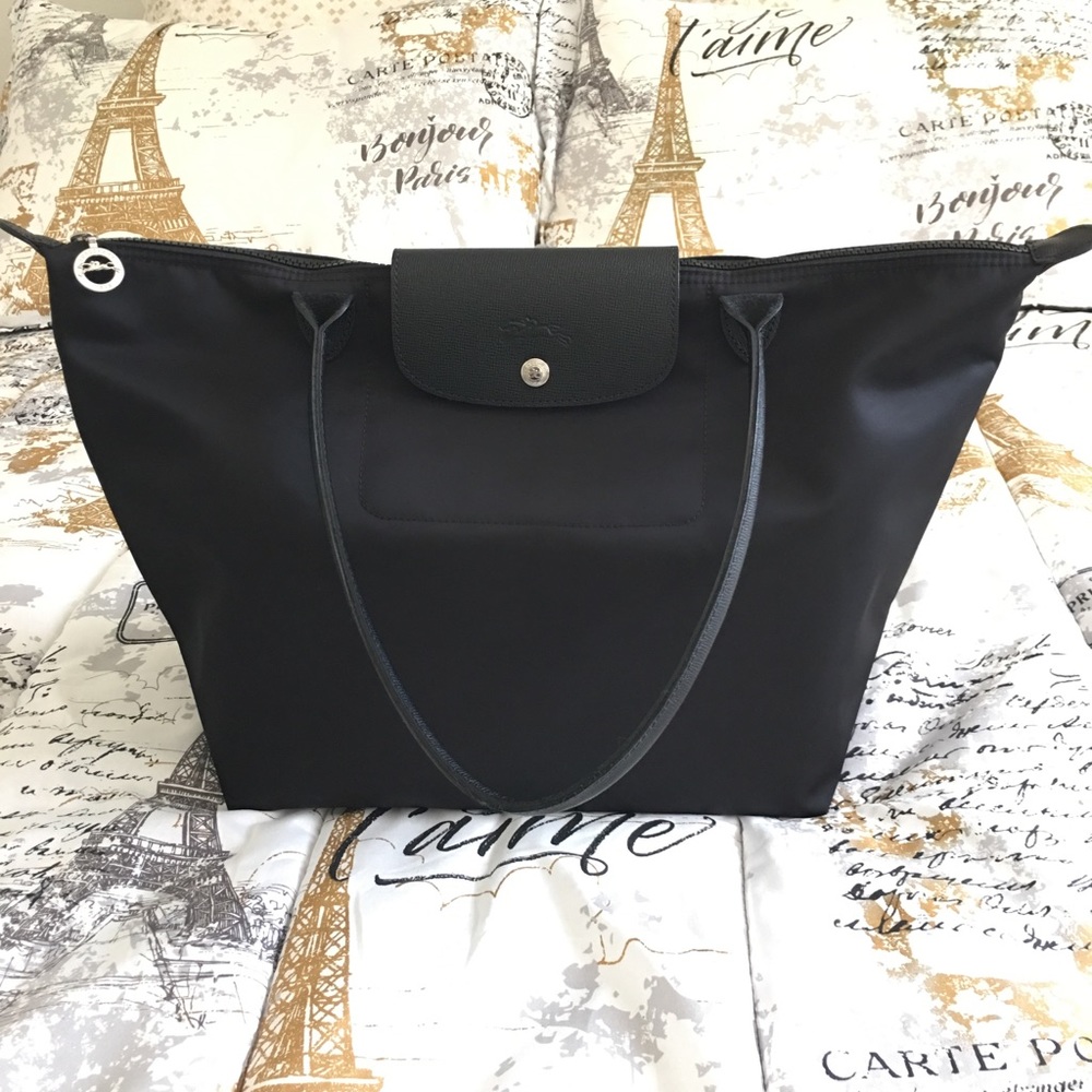 Longchamp Le Pliage Neo in black